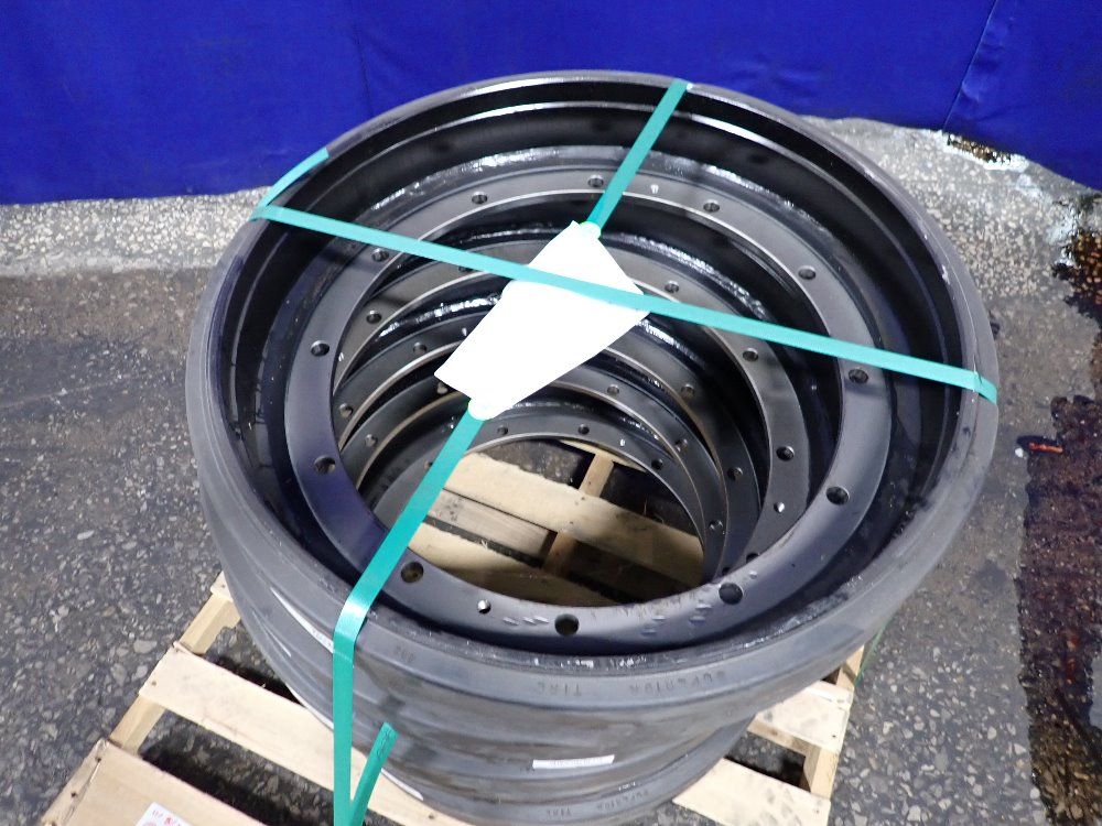 Roadtec 30x5.91 Asphalt Paver Wheel Drive - Rt14 / 201329-01