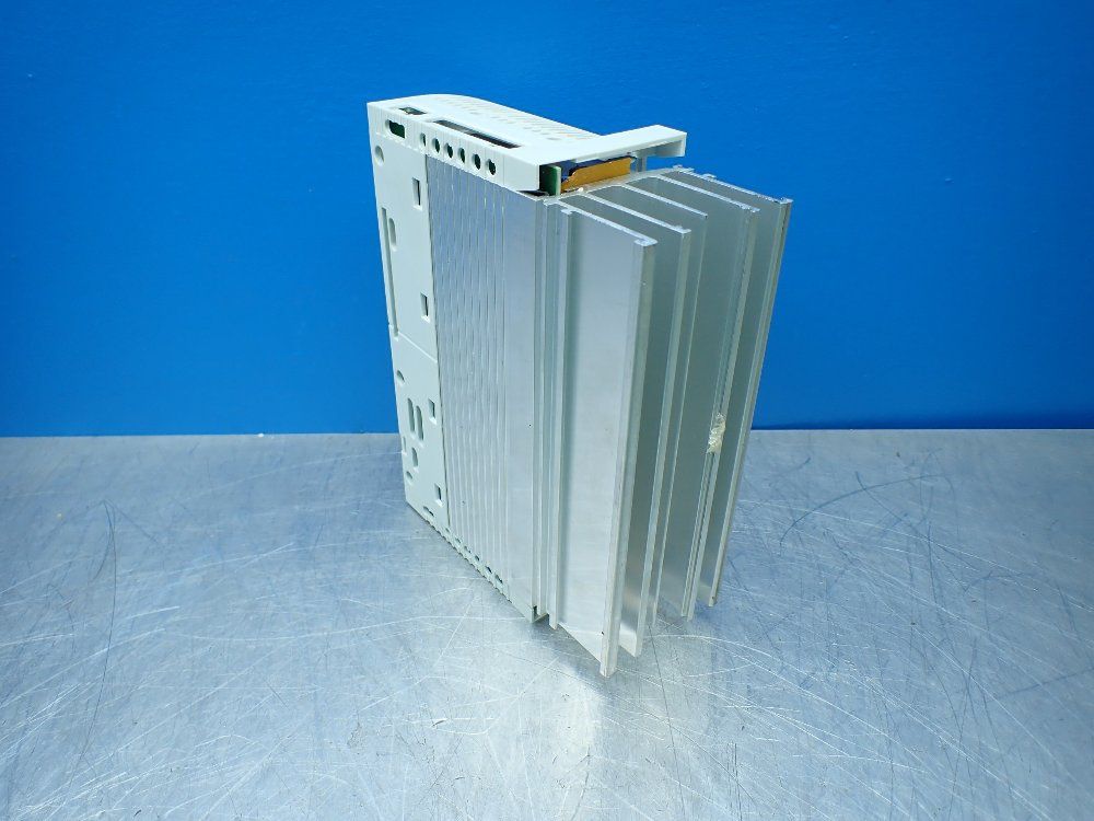 Lenze Voltage Inverter Drive. - E82ev751_2c
