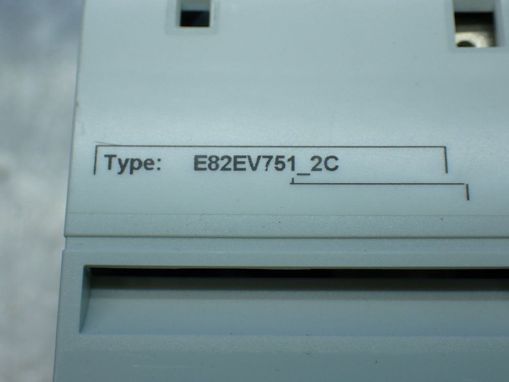 Lenze Voltage Inverter Drive. - E82ev751_2c