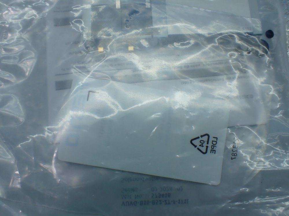 Festo Pneumatic Solenoid Valve - Vuvg-b10-b52-zt-f-1t1l