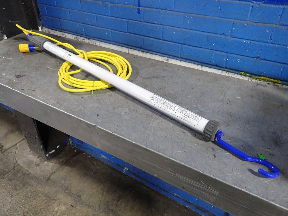 PORTABLE LED LUMINAIRE