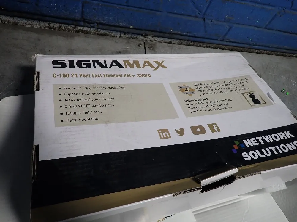 Signamax 24 Port Fast Ethernet Poe & Switch