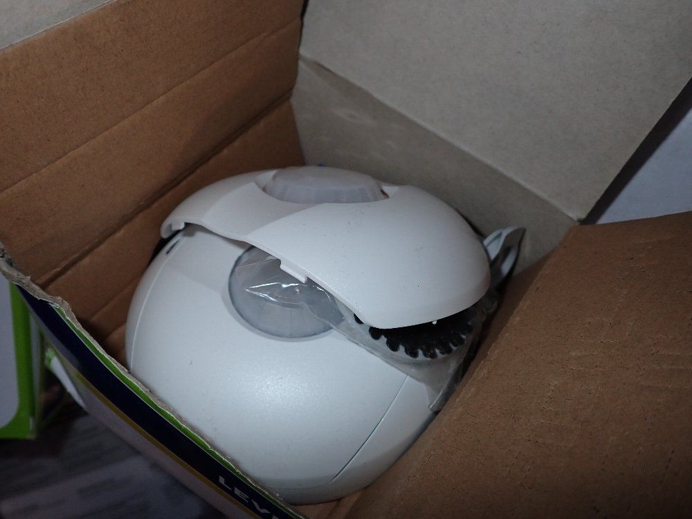 Sensors/flashlights/brackets