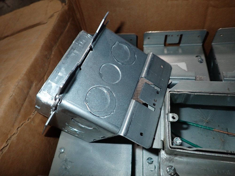 Nvent Caddy Stud Mounted Gang Boxes - A1sfv1g