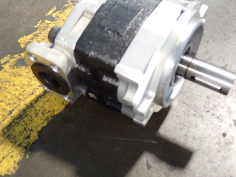 Kyb Gear Pump - 8526031