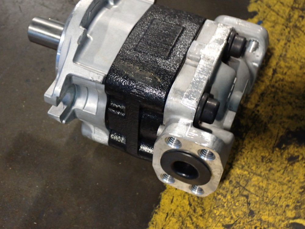Kyb Gear Pump - 8526031