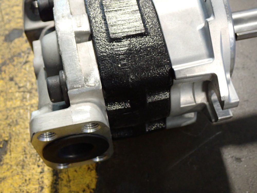 Kyb Gear Pump - 8526031