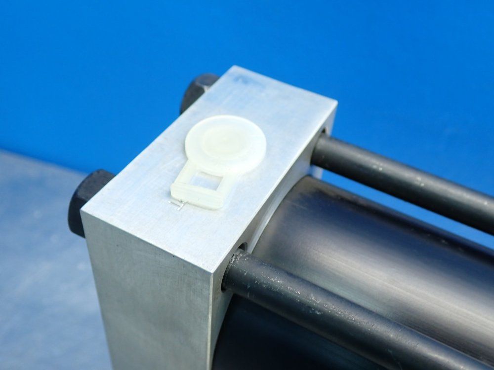 Destaco Right Hand Pneumatic 90° Power Clamp - 82g8n-412c91-na