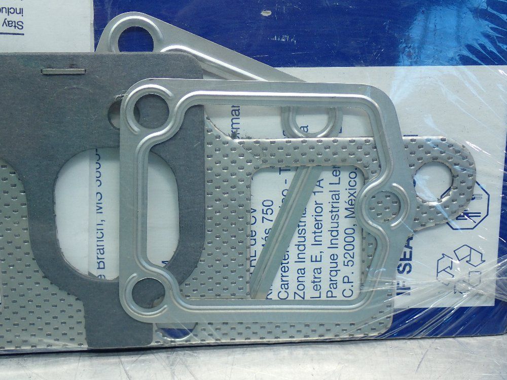 Mahle Perforated Steel Intake Exhaust Manifold Combination Gasket - Ms16040x