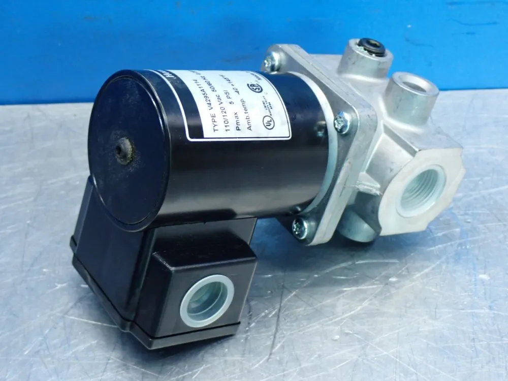 Honeywell Solenoid Gas Valve - V4295a1114