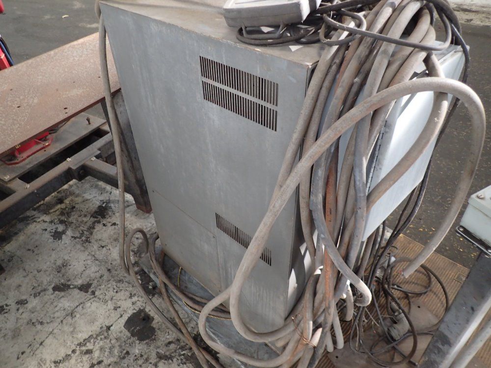 Lincoln/fanuc Welding Robot Cell - A05b-1203-b255/arc Mate