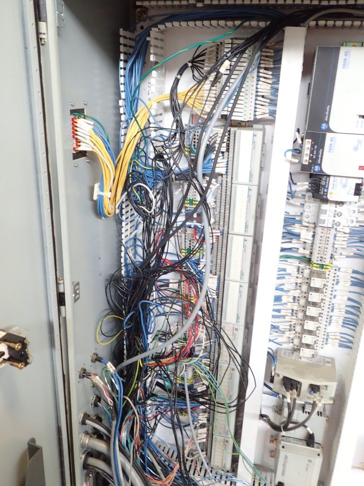 Universal Multishot Systems Injection Molder