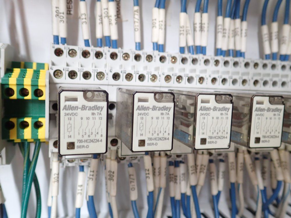 Universal Multishot Systems Injection Molder