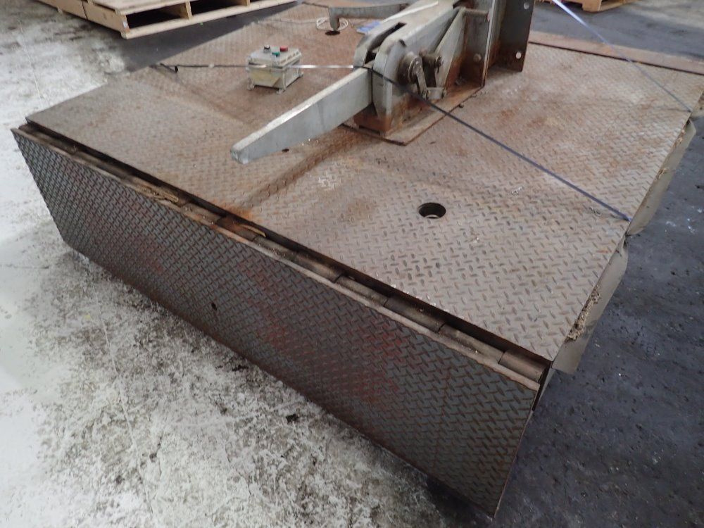 Serco 71'' X 84'' Dock Leveler