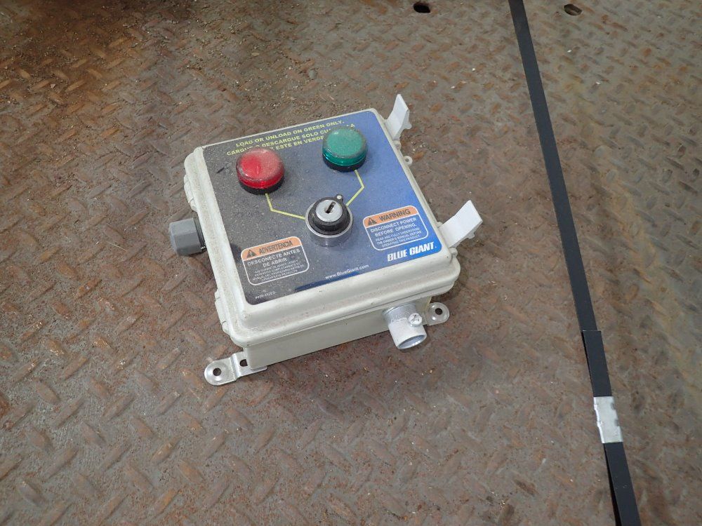 Serco 71'' X 84'' Dock Leveler