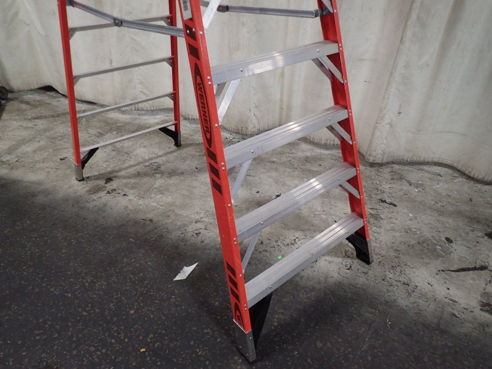 Werner 300# / 10 Steps / 10' Fiberglass A-frame Ladder - P7410