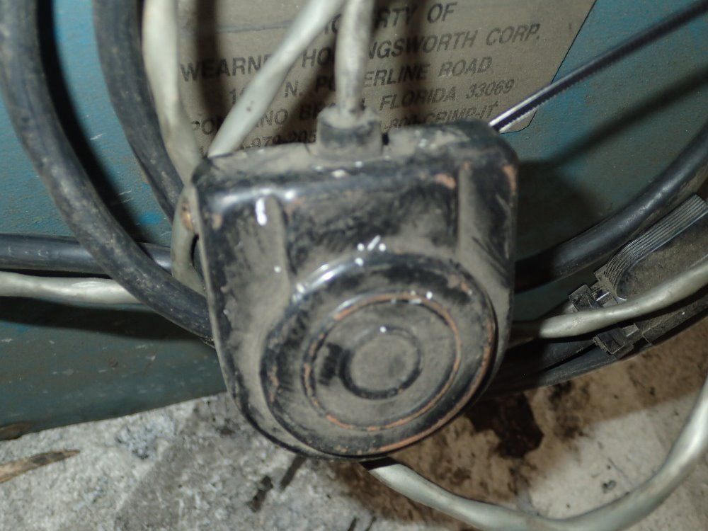 Hollingsworth Crimper