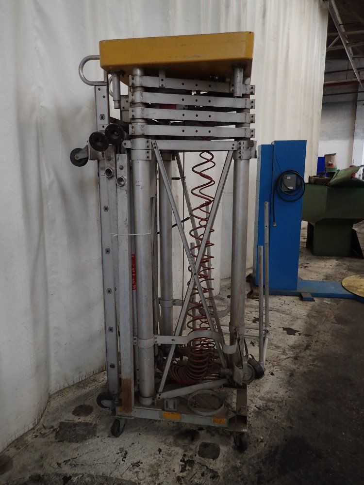Up-right Scaffolds 250# Aluminum Pneumatic Man Lift