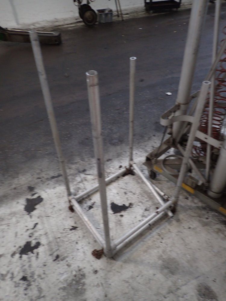 Up-right Scaffolds 250# Aluminum Pneumatic Man Lift