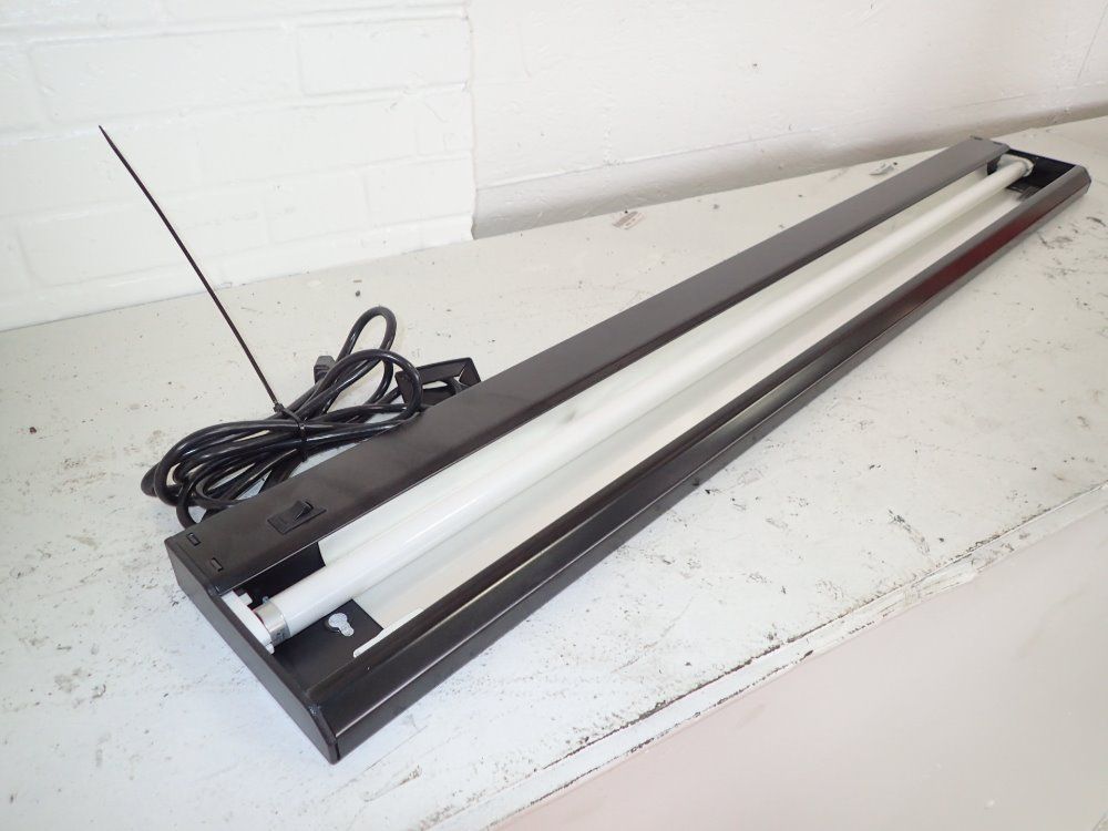 Light Corp. Tube Fluorescent Light Fixture