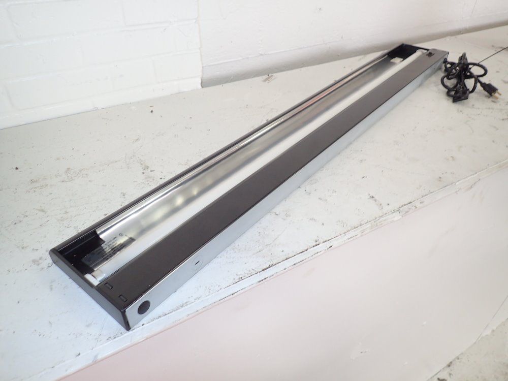 Light Corp. Tube Fluorescent Light Fixture