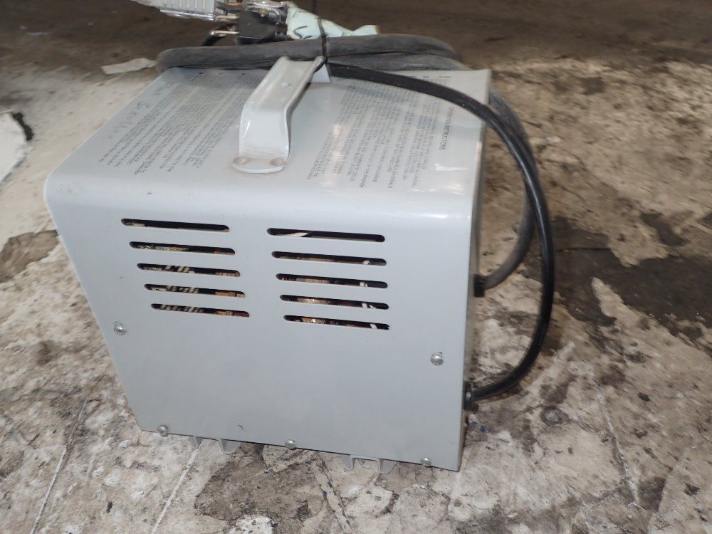 Power Cat Battery Charger