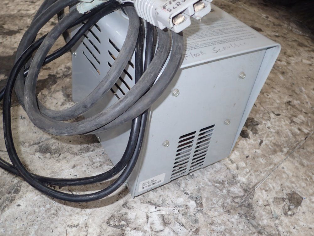 Power Cat Battery Charger