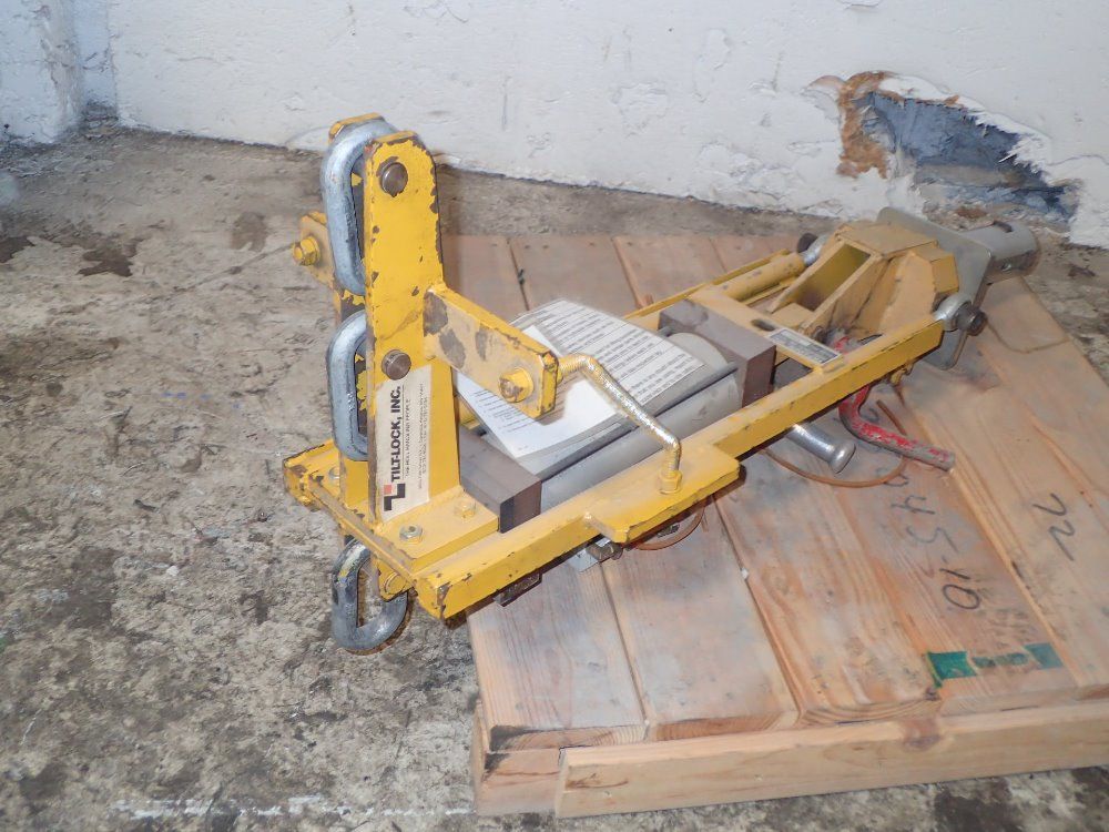 Tilt Lock Roll Lifter