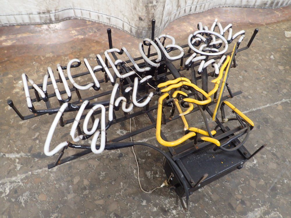 Anheuser Busch Neon Michelob Light Sign