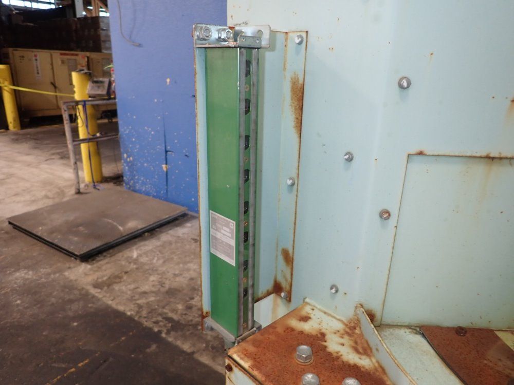 Pneuma Blaster Blast Cabinet