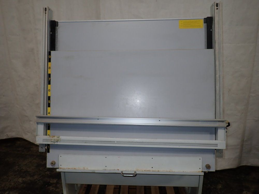 Mega Stahl Plate Proof Desk