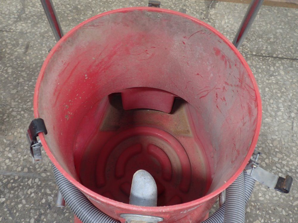 Milwaukee Wet/dry Vacuum Base