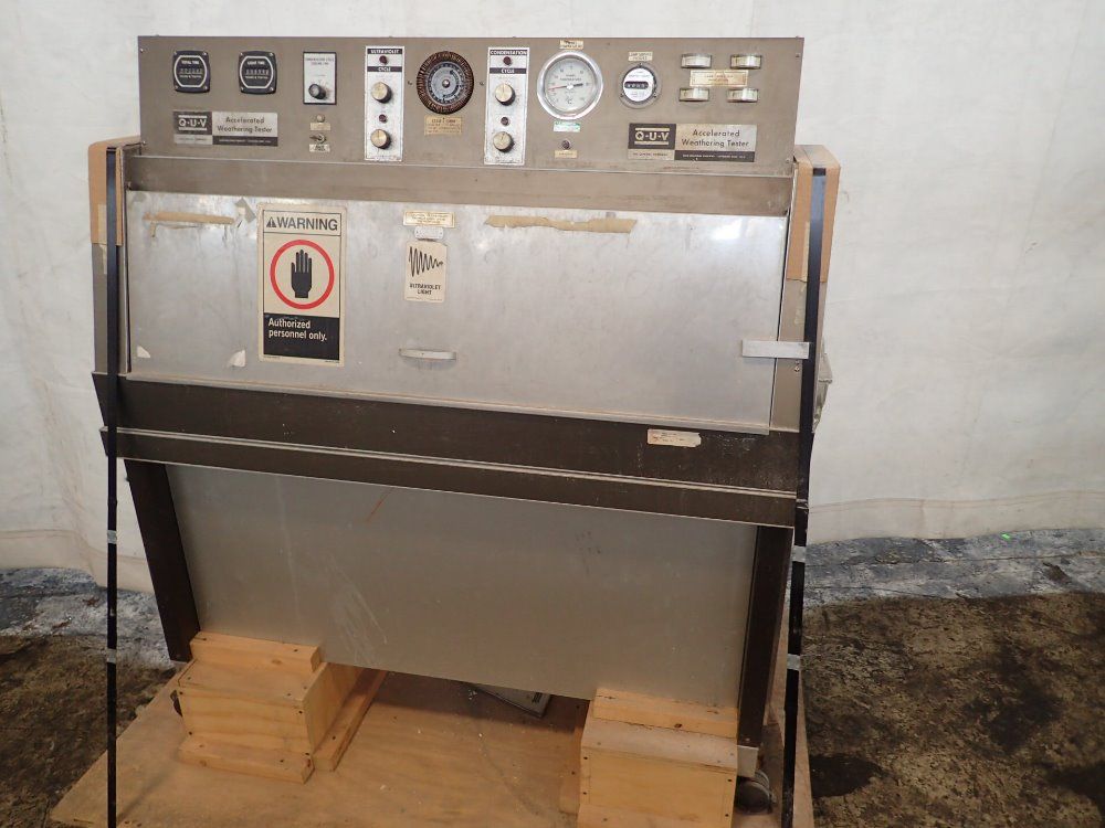 Q Panel Accelerated Weathering Tester