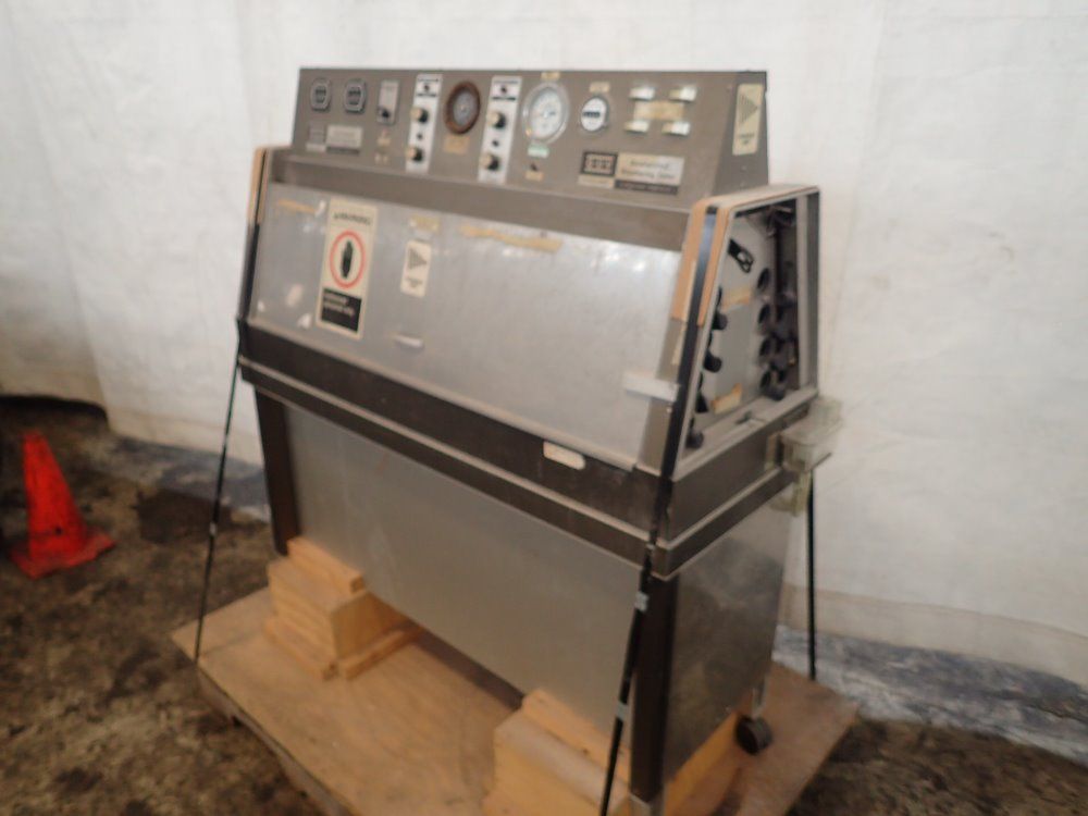 Q Panel Accelerated Weathering Tester