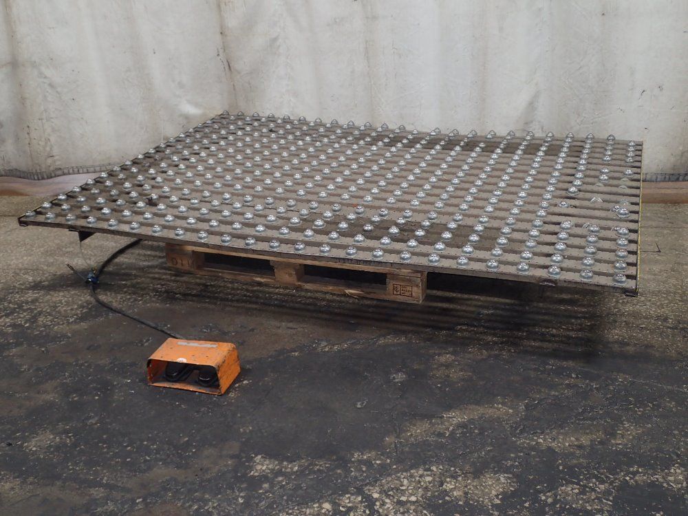 American Manufacturing Lift W/ Roller Transfer Conveyor