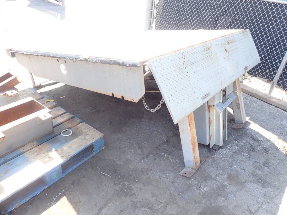 Rite-hite Dock Leveler