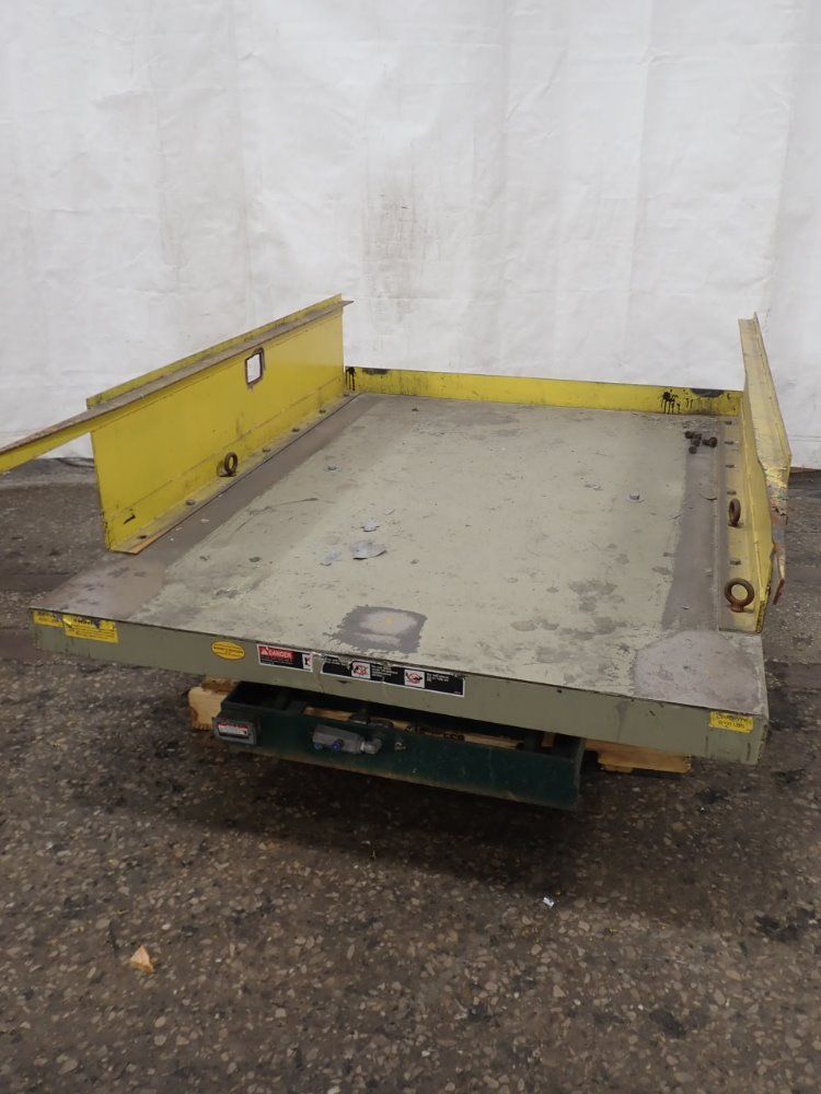 South Worth Lift Table