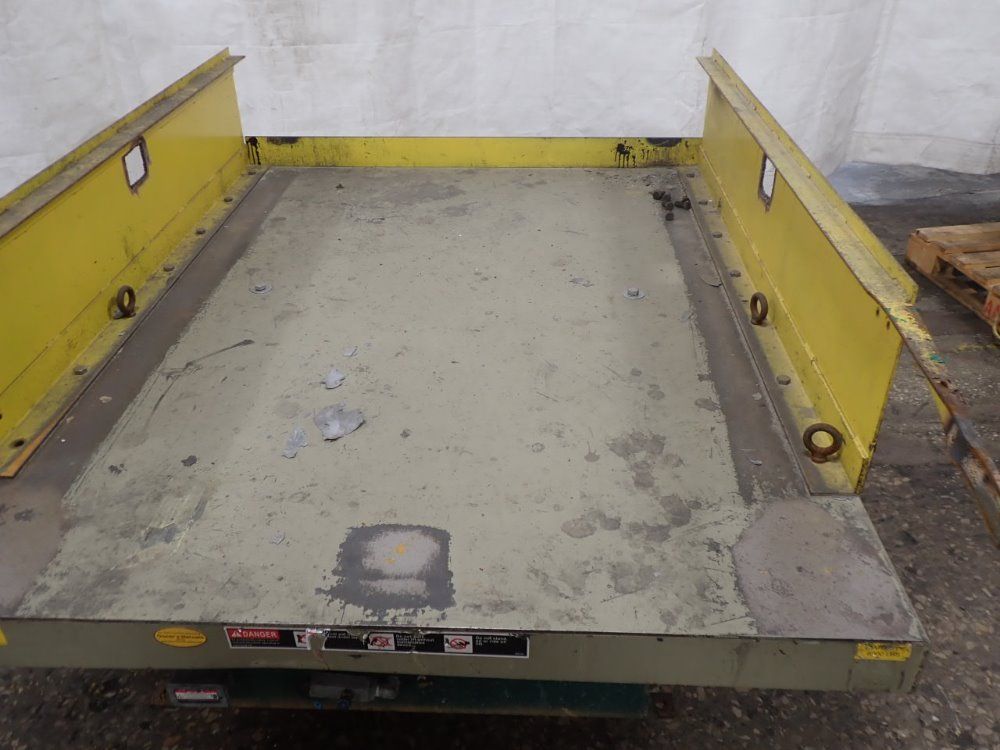 South Worth Lift Table