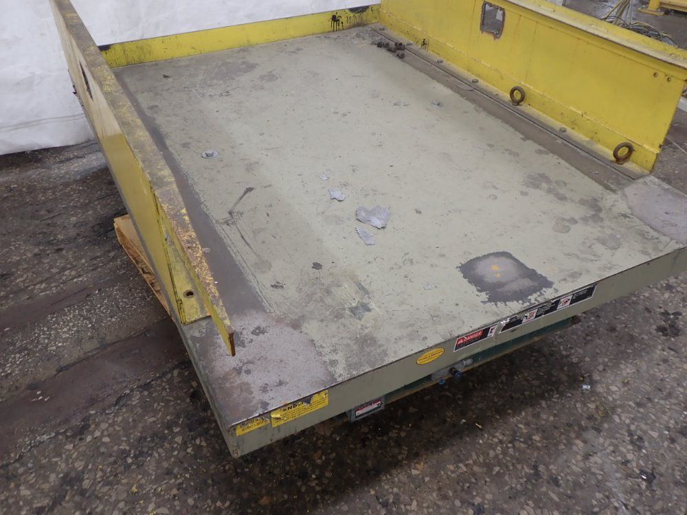 South Worth Lift Table