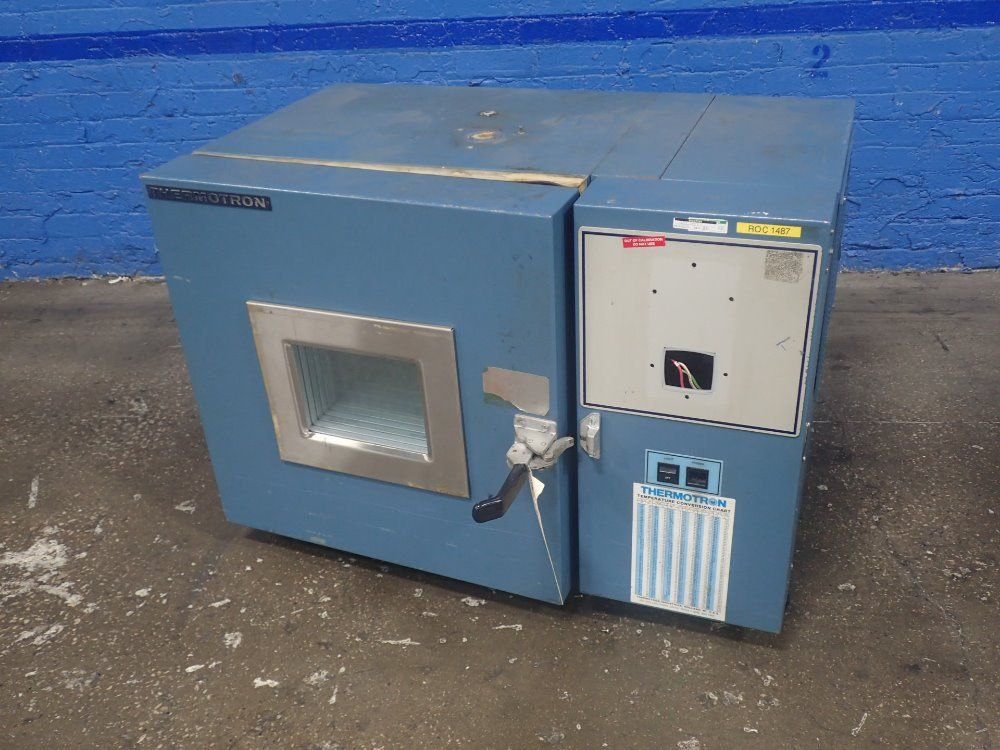 Thermotron Temperature Chamber