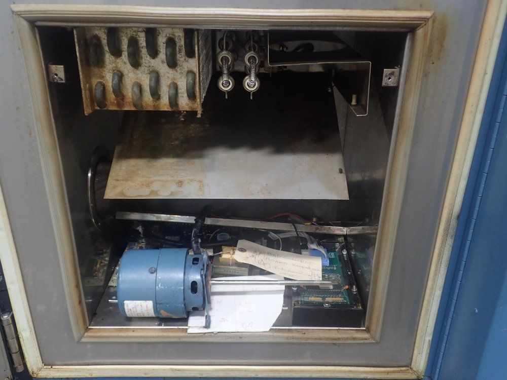 Thermotron Temperature Chamber