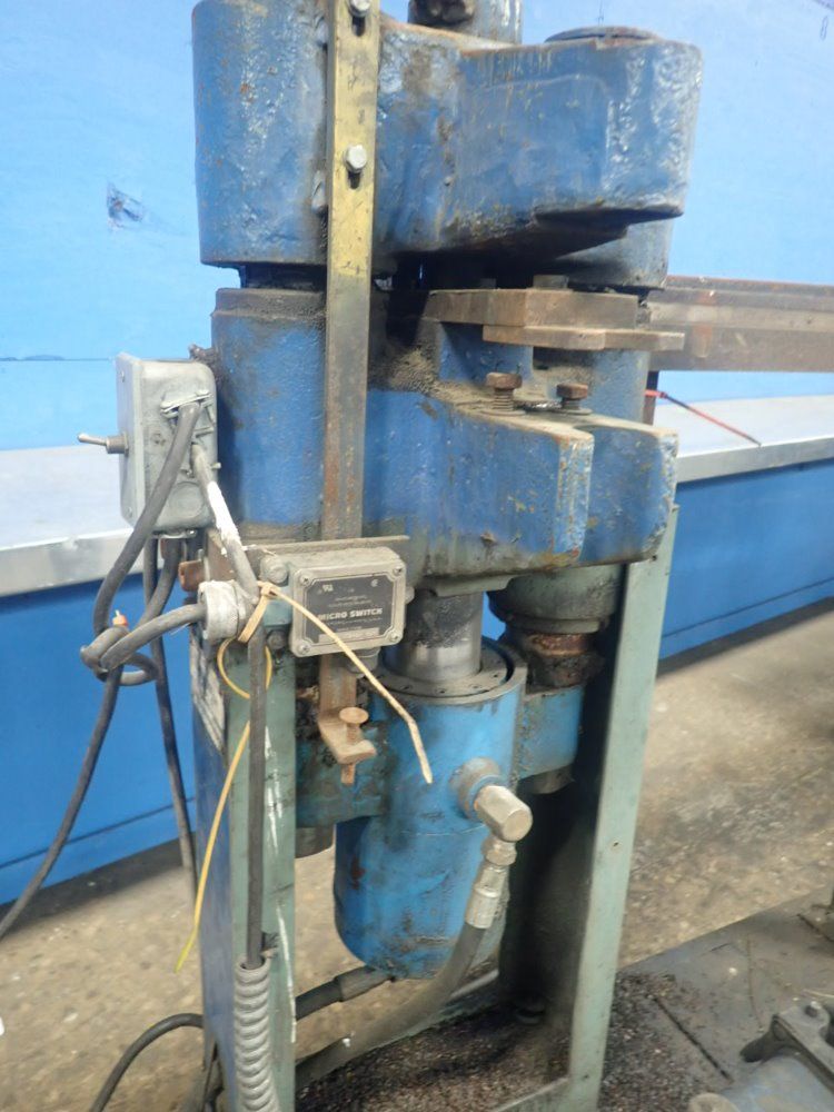 W.a. Whitney Hydraulic Cut-off Press