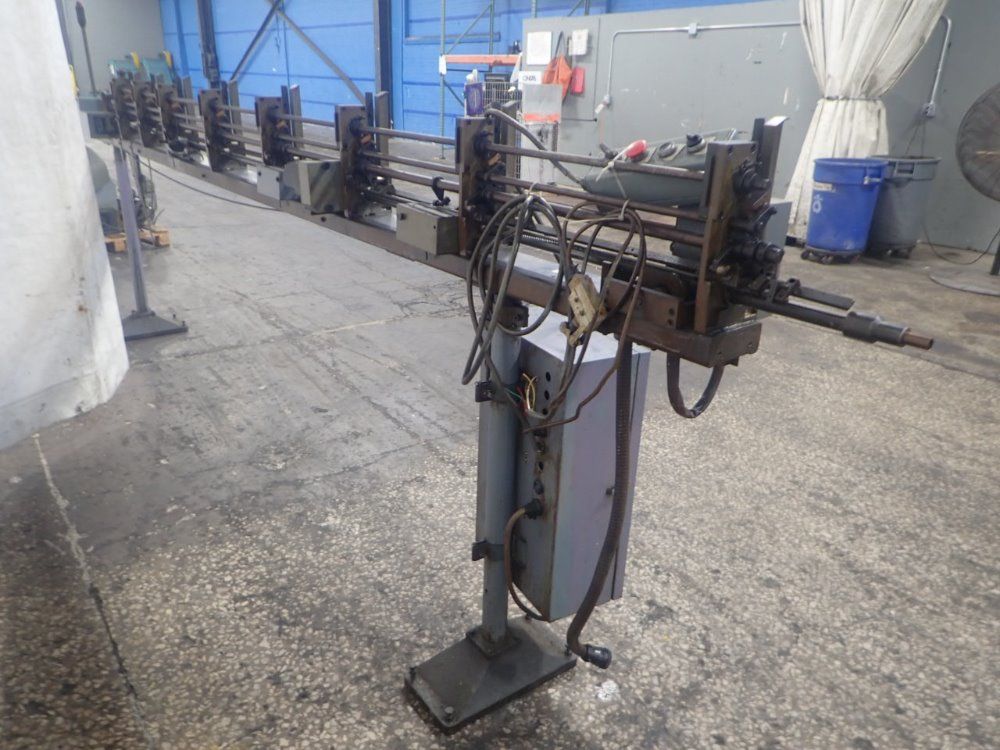 Autobar / Azuma Shimamoto Bar Feeder