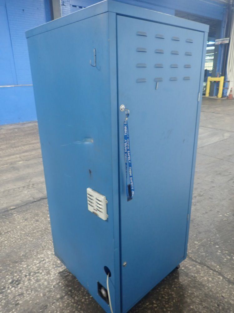 Adapto Workstation Enclosure