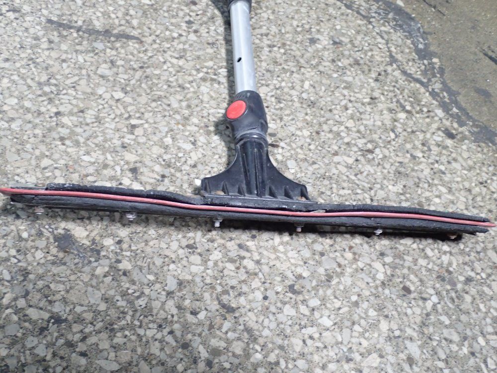 Mr. Longarm Squeegee