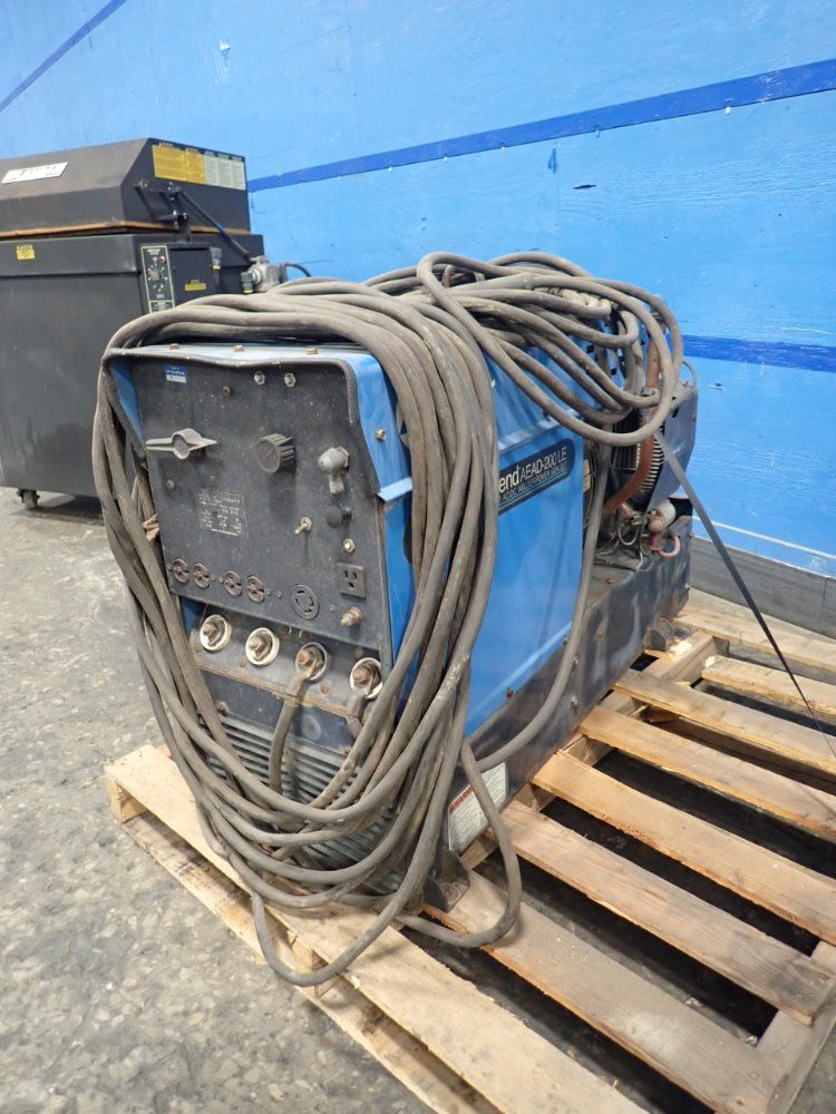 Miller 5kw 200a The Legend Aead-200le Gasoline Welder / Generator - The Legend Aead-200le