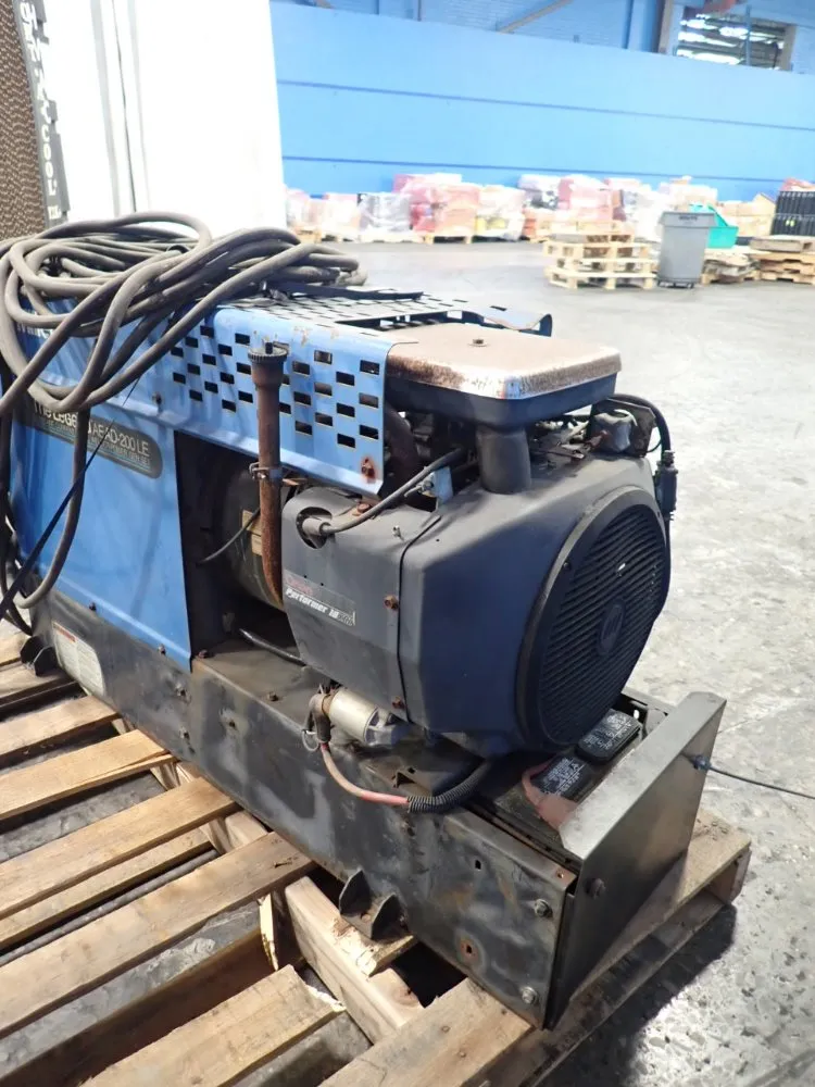 Miller 5kw 200a The Legend Aead-200le Gasoline Welder / Generator - The Legend Aead-200le