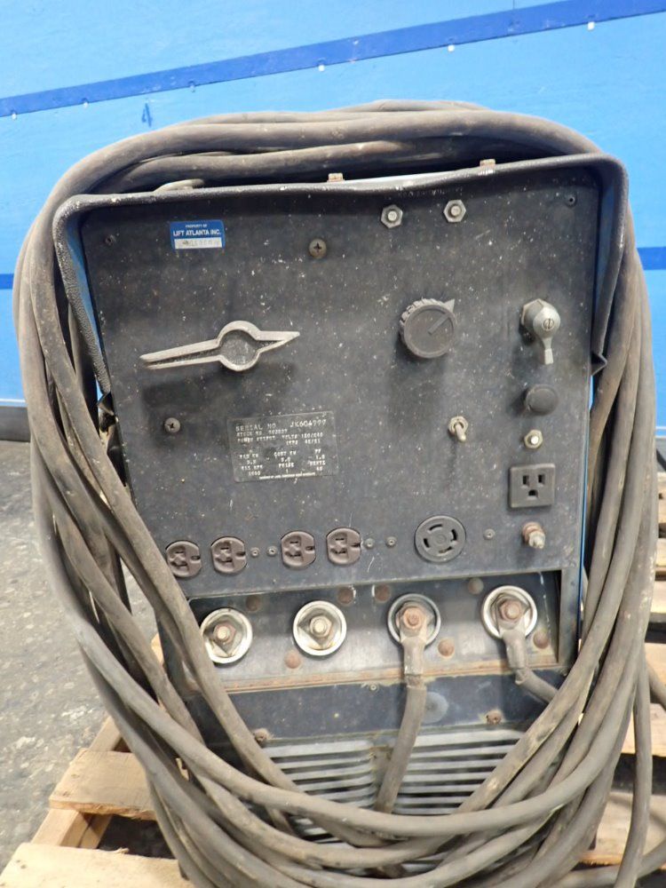 Miller 5kw 200a The Legend Aead-200le Gasoline Welder / Generator - The Legend Aead-200le