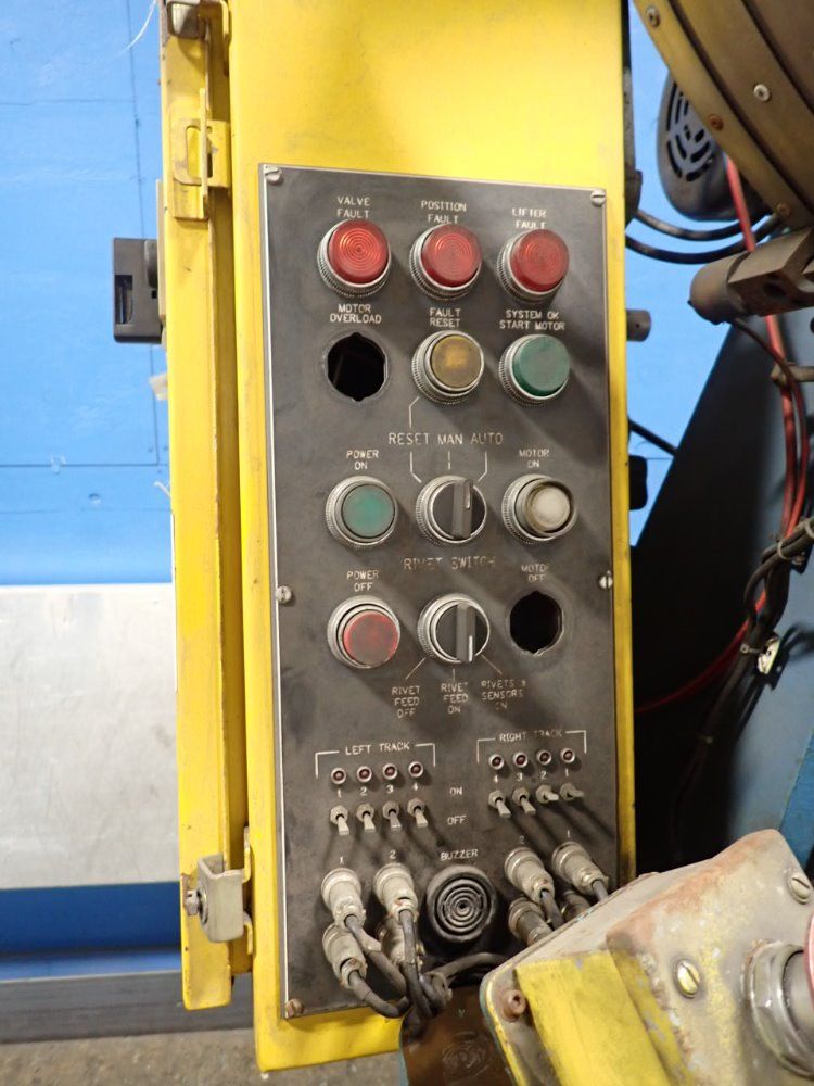 Universl Metalcraft Riveter