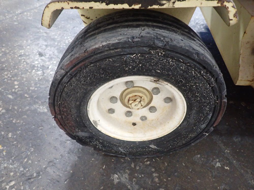 Jlg 750# 25' Cm-2546 Platform Scissor Lift - Cm-2546